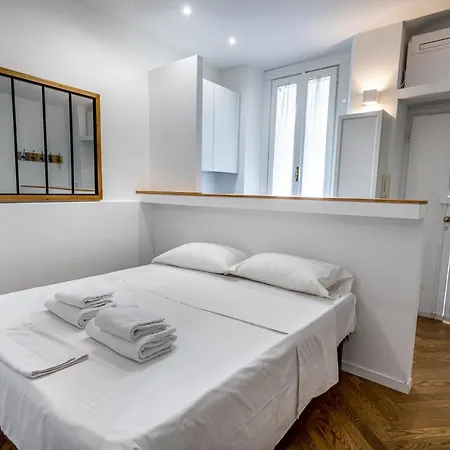 Farini 36 Monumentale District 2pax Wifi Apartament